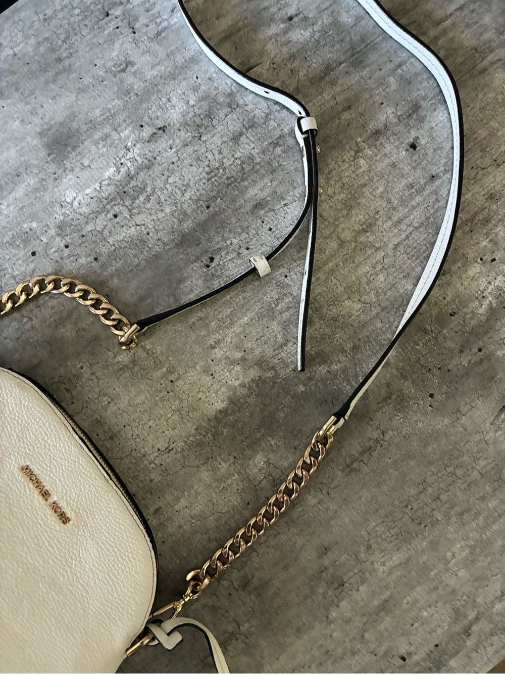 Michael Kors Cream Pebbled Leather Crossbody with Gold Chain Trim - Picture 5 of 14